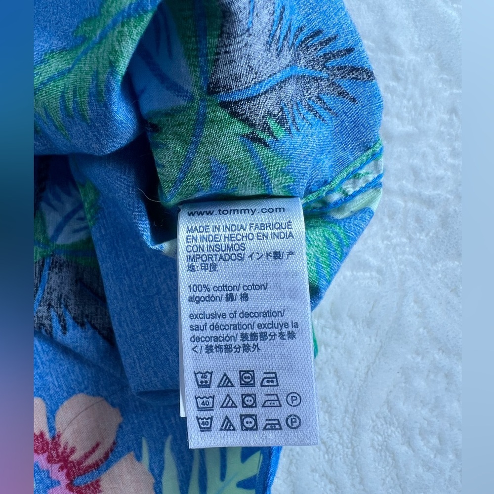 Tommy Hilfiger Boys Short Sleeve Button Down Shirt Tropical Parrot Print - Picture 6 of 7